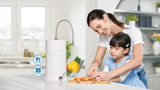 mother with child next to homepure water filter